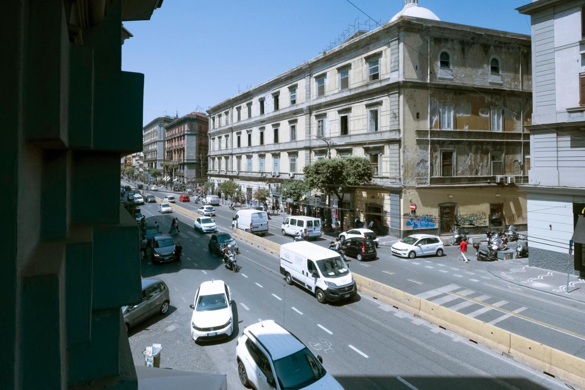 Couette-café Factory Naples